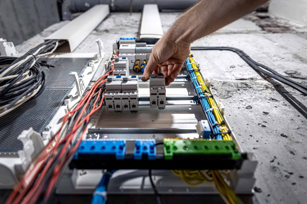 Tramitación Líneas de Media y Alta Tensión · Ingeniería · Ingenieros Técnicos Pont de Molins